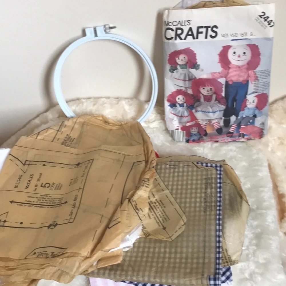 Rare Vintage 1985 McCall’s Raggedy Ann&Andy Crafts